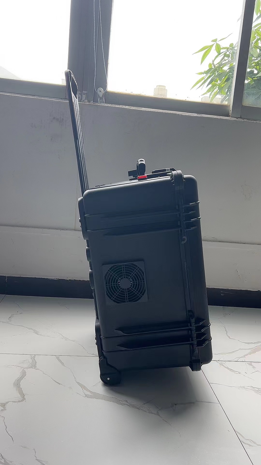 工农手拉箱型移动通信干扰器